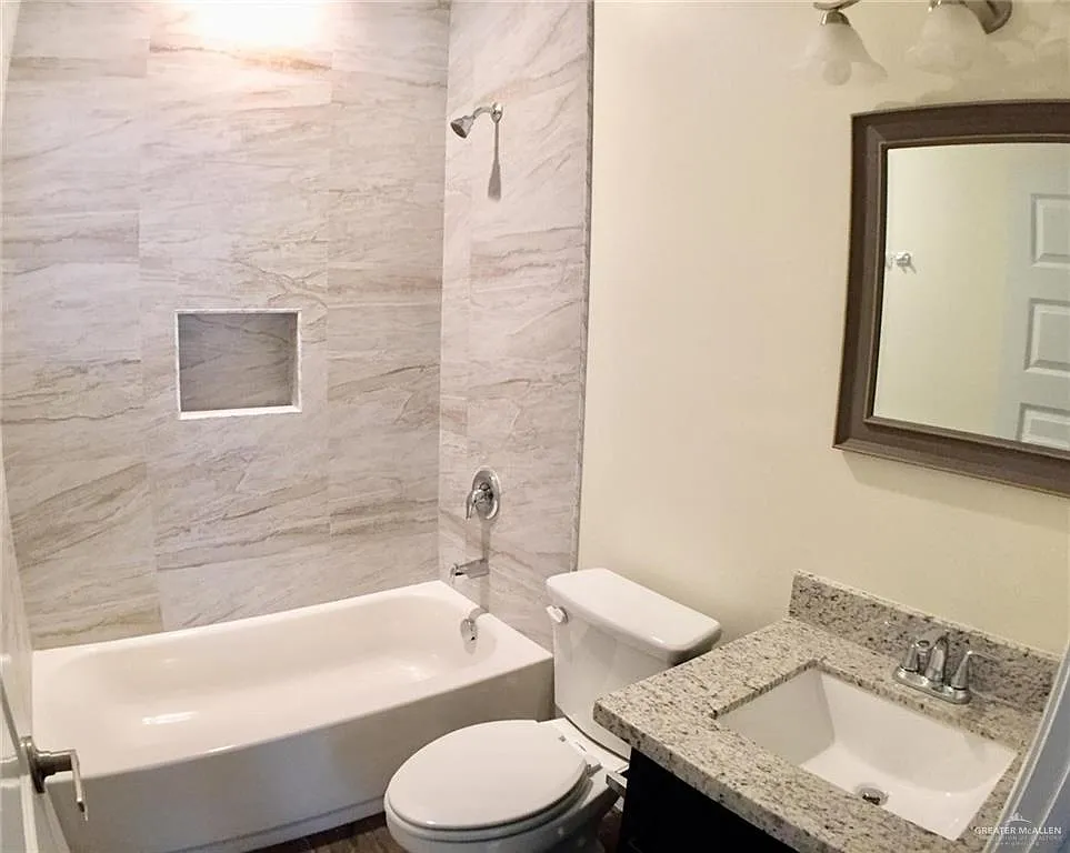 2 bed, 2.0 bath, 890 sqft, $1,025 — Photo 4