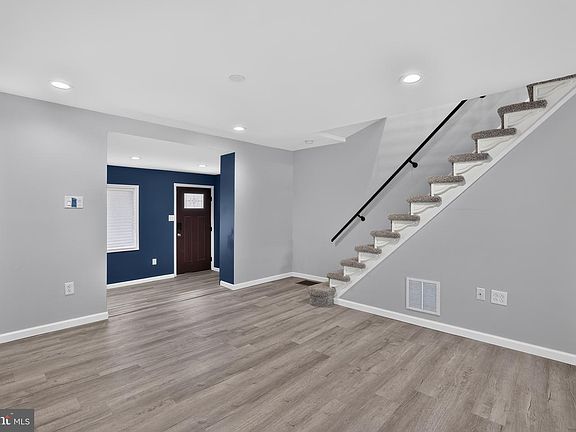 2nd image of 3061 N Mascher St
