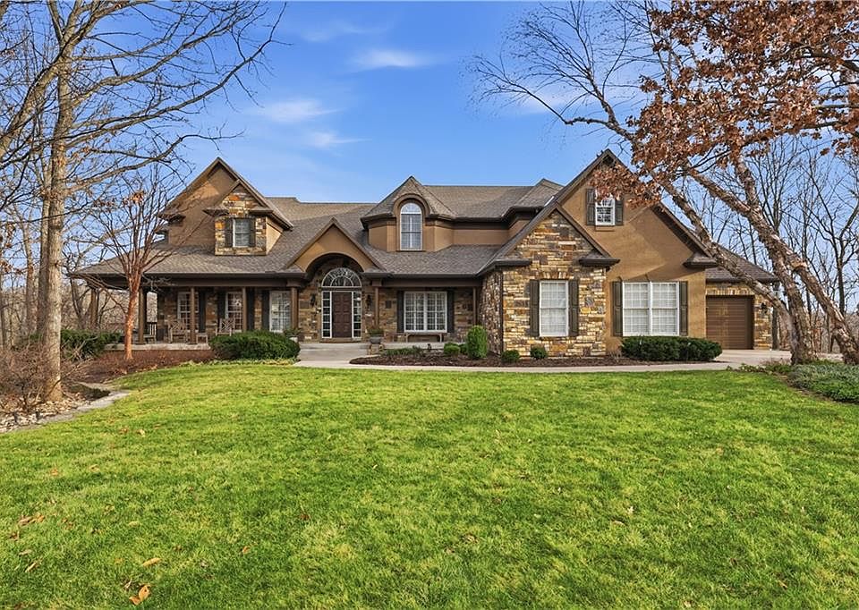 2635 NW Ashurst Ln, Lees Summit, MO 64081 | Zillow