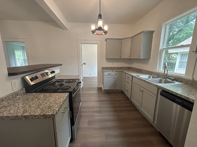 109 E St NW — Photo 14
