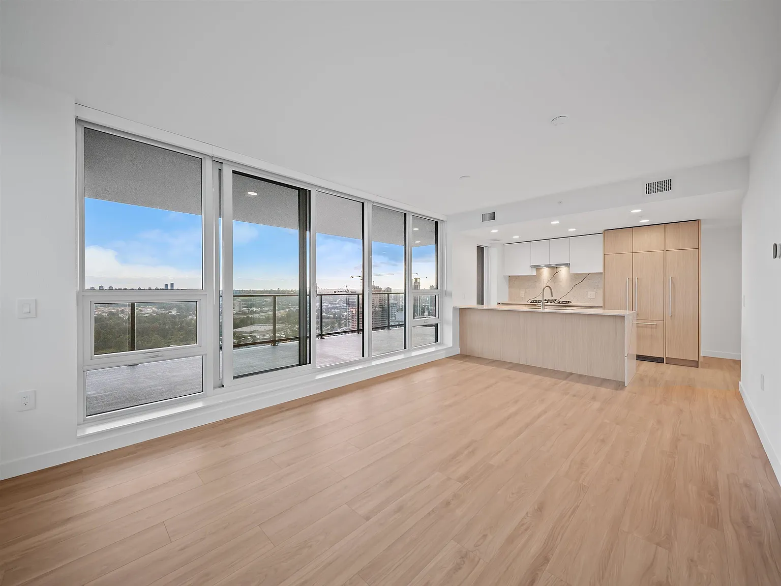 2 bed, 855 sqft, $3,600 — Photo 2