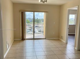2415 NW 16th Street Rd