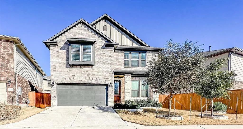 4 bed, 4.5 bath, 2522 sqft, $3,200 — Photo 1