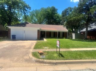2301 Holly Dr, Euless, TX 76039