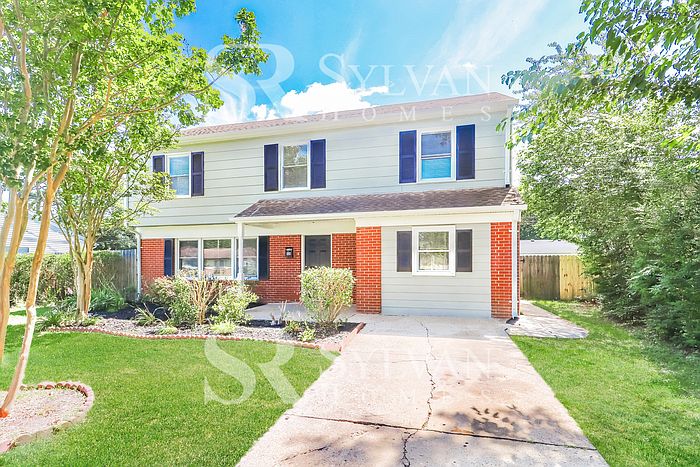 1st image of 520 King George Rd