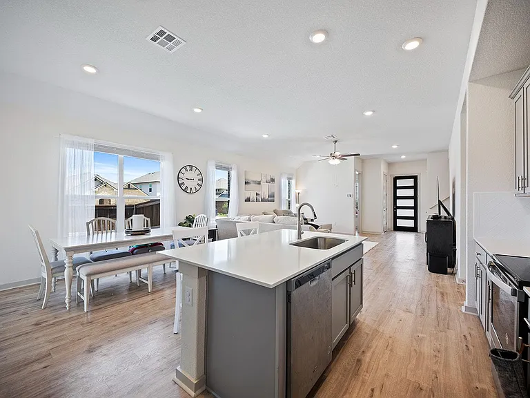 900 Balsora Cv — Photo 8