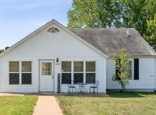 509 Lueking Dr, De Soto, MO 63020