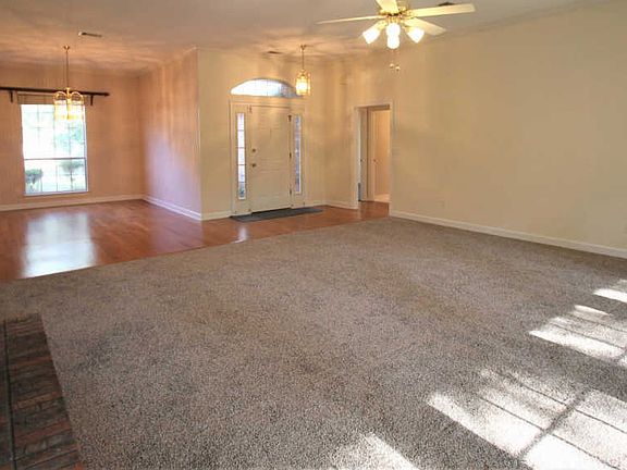 2nd image of 1650 Parkside Cir