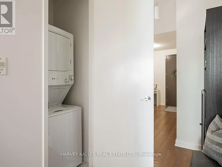 380 Macpherson Ave #441 — Photo 5