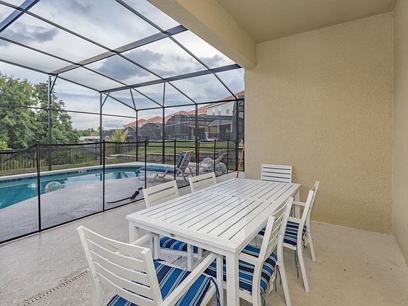 5th image of 371 Cabello Dr