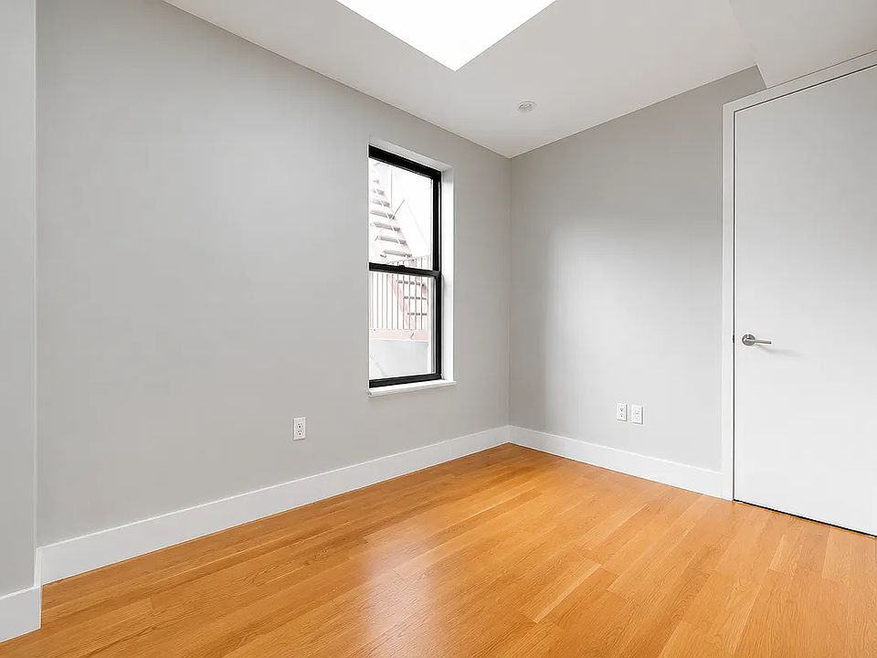 1st image of 1100 De Kalb Ave #2T