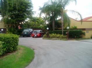 1091 NE 204th Ter, Miami, FL 33179