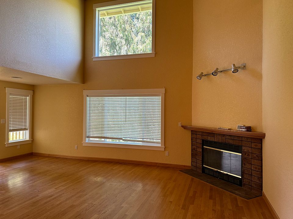 1st image of 6149 115th Pl SE