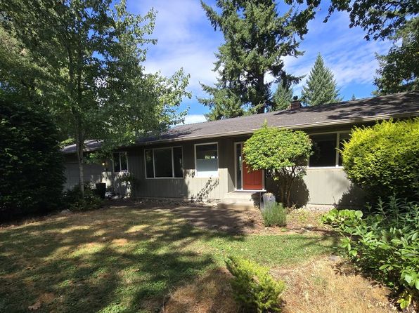 2422 Hillcrest Ct