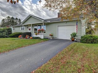 35 Oak Hill Rd, Pittsfield, MA 01201