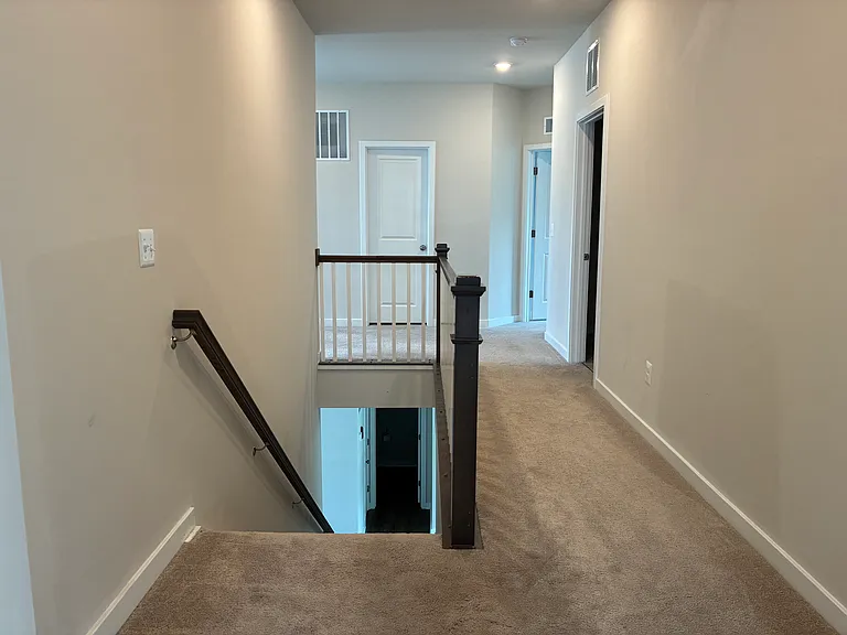 2062 Whithorn Hl — Photo 43