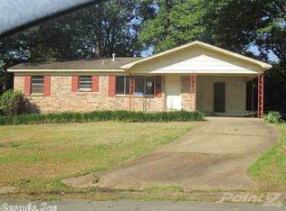 25 Village Ct, Little Rock, AR 72209