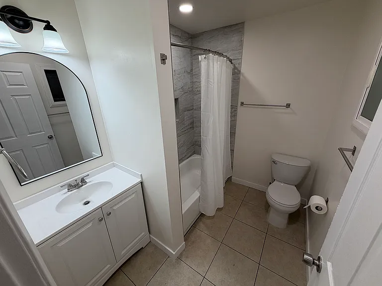 4027 Arden Dr — Photo 14