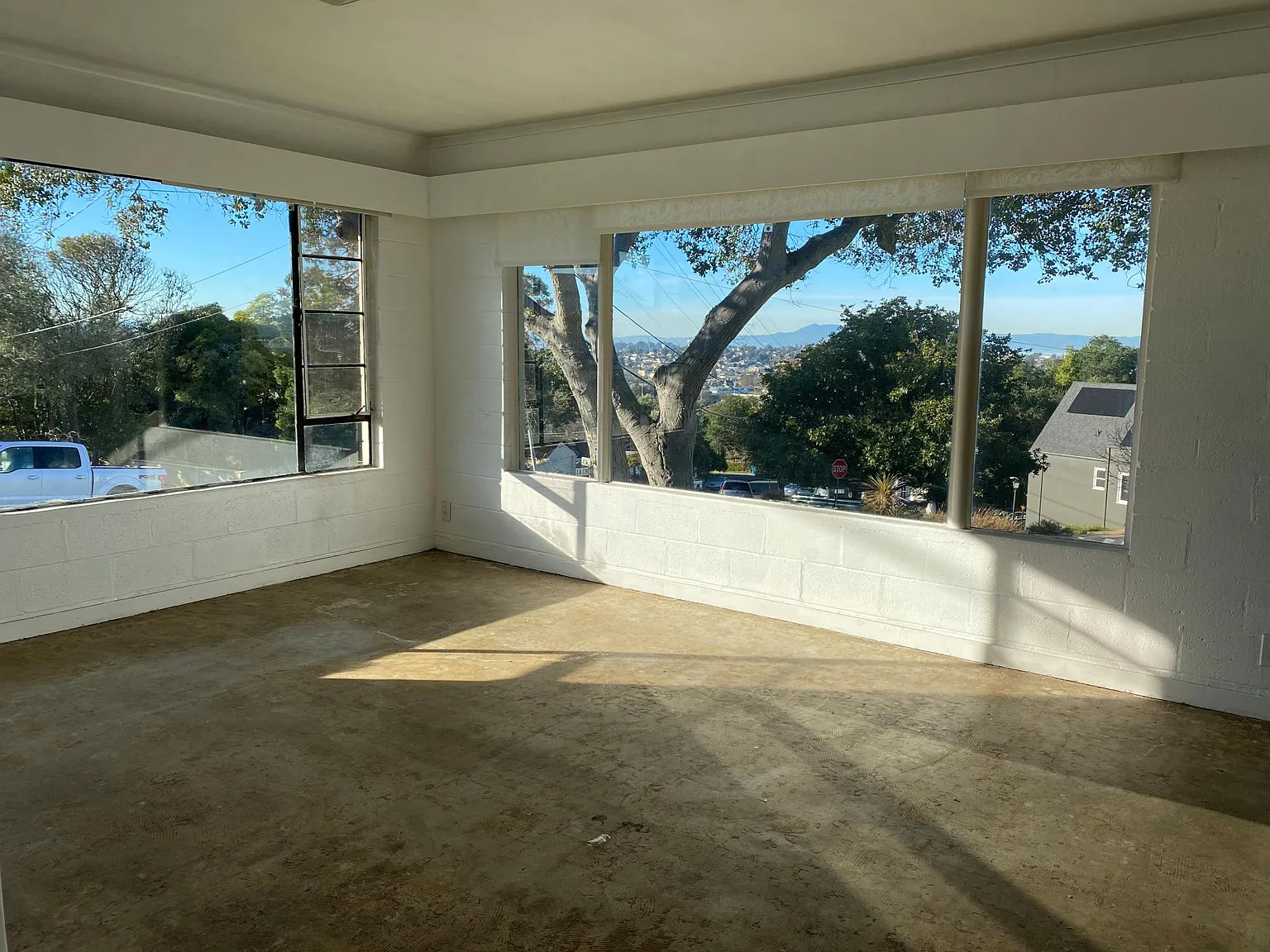 4 bed, 2.5 bath, 2750 sqft, $4,150 — Photo 2