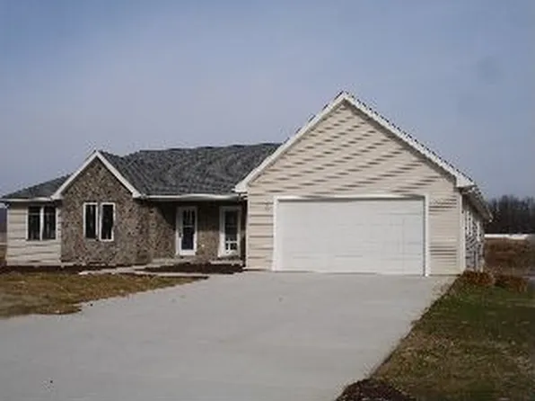 406 Schoolside Dr #L-31, Throop, PA 18512