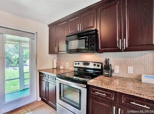 6240 Plunkett St, Hollywood, FL 33023