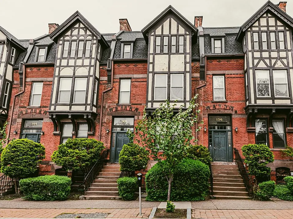 128-152 Gibbs St