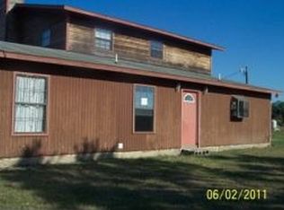 155 Kyote Rd, Bigfoot, TX 78005