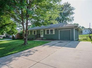 7518 N Lydia Ave, Gladstone, MO 64118