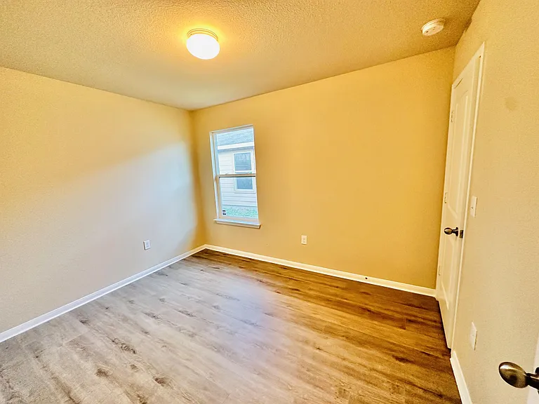 704 Silver Wing Dr — Photo 17