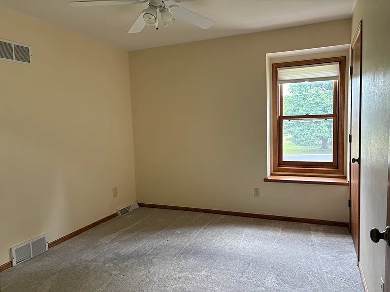 W307N5581 Anderson Rd — Photo 13