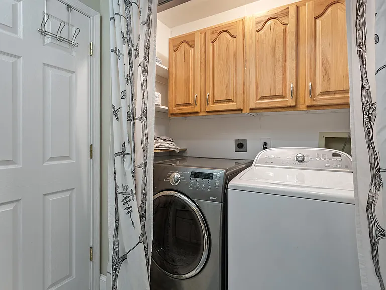 606 W Beach Ave — Photo 12