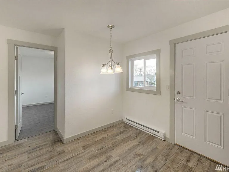 Dining area in kitchen