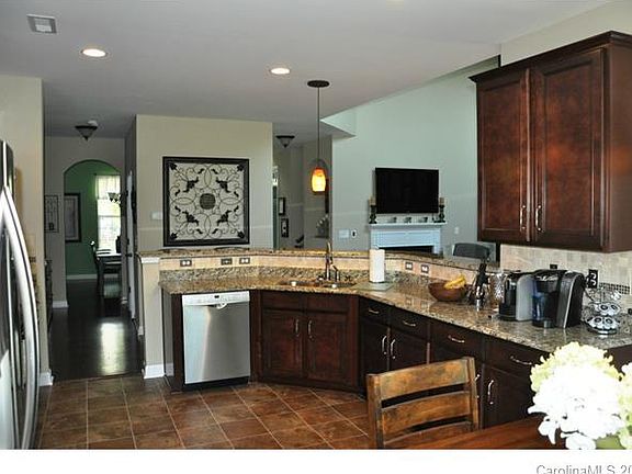 3rd image of 8923 Brideswell Ln