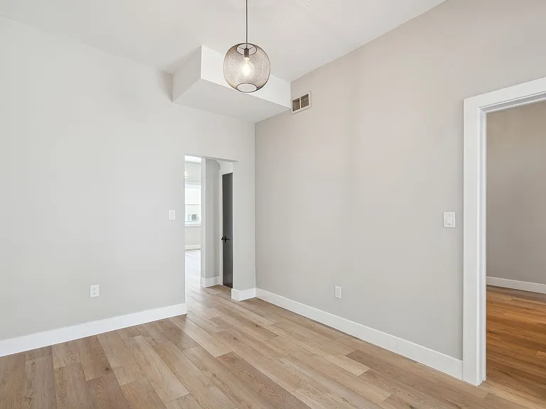 163 East St — Photo 16