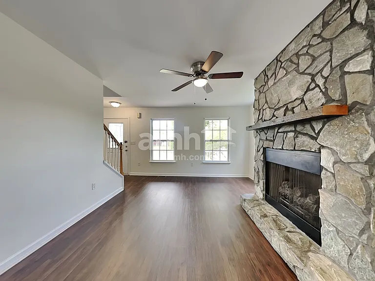 5 Natalie Ct — Photo 5