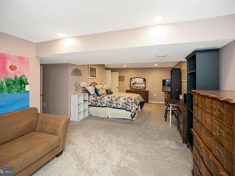 64 Blossom Wood Ct — Photo 32