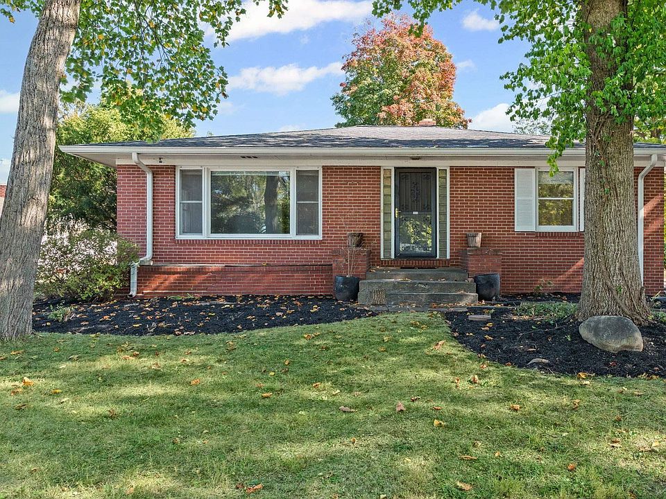 1st image of 1834 Summit Dr