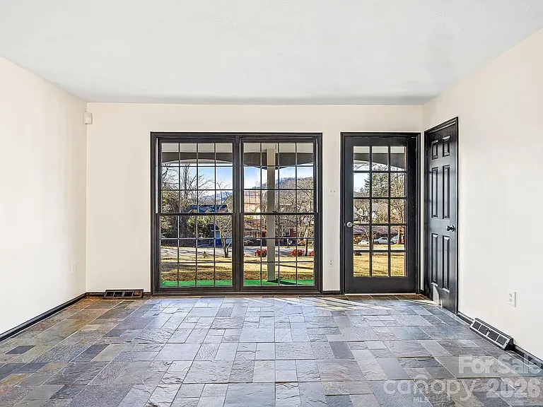 34 Southwicke Dr — Photo 16