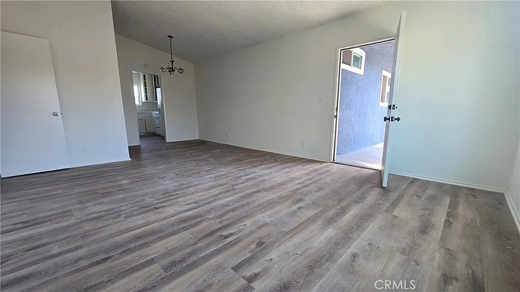 2 bed, 850 sqft, $2,495 — Photo 2