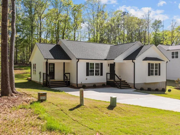 132 Prairie Dog Dr, Louisburg, NC 27549