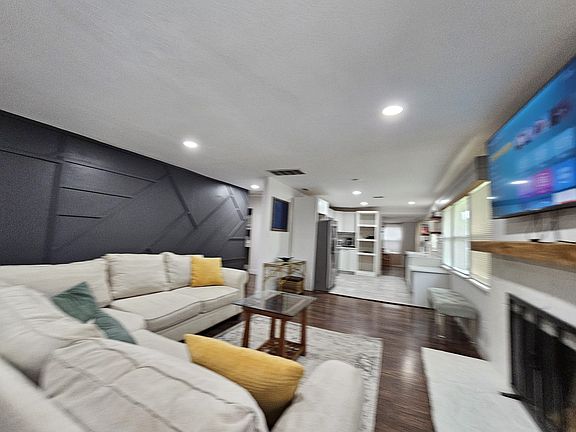 3rd image of 2410 Anzio Dr