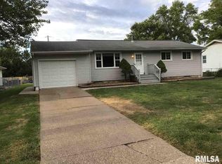 2738 Cody St, Bettendorf, IA