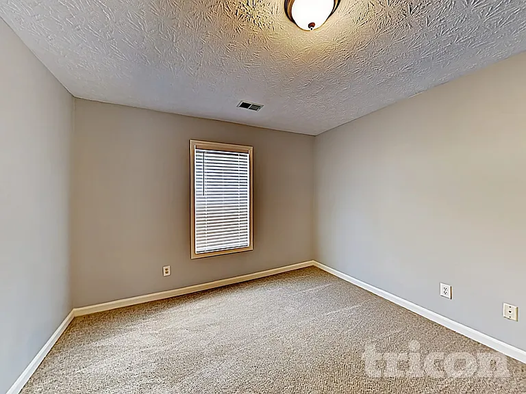 726 Westbury Dr — Photo 12