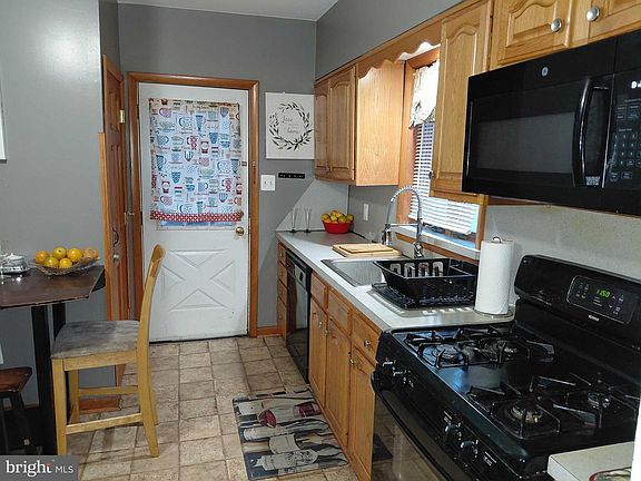 4th image of 513 Beacon Ave