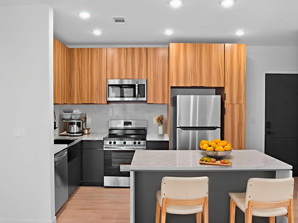 1923 Broadway Blvd #304