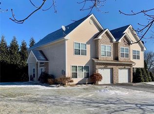 30 Cambridge Ct, Lloyd, NY 12528