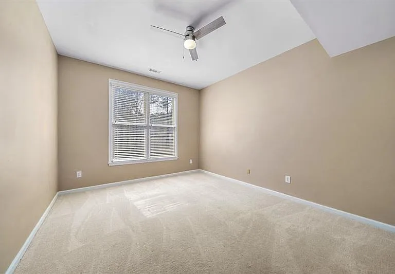 130 Candler Ct — Photo 24