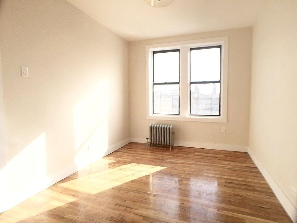 2nd image of 314 E 206th St #C3