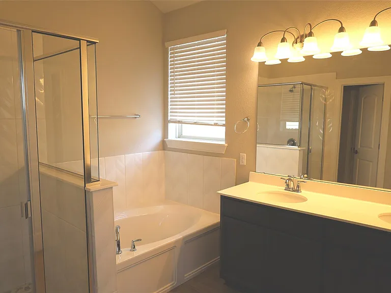 169 Isabella Way — Photo 9