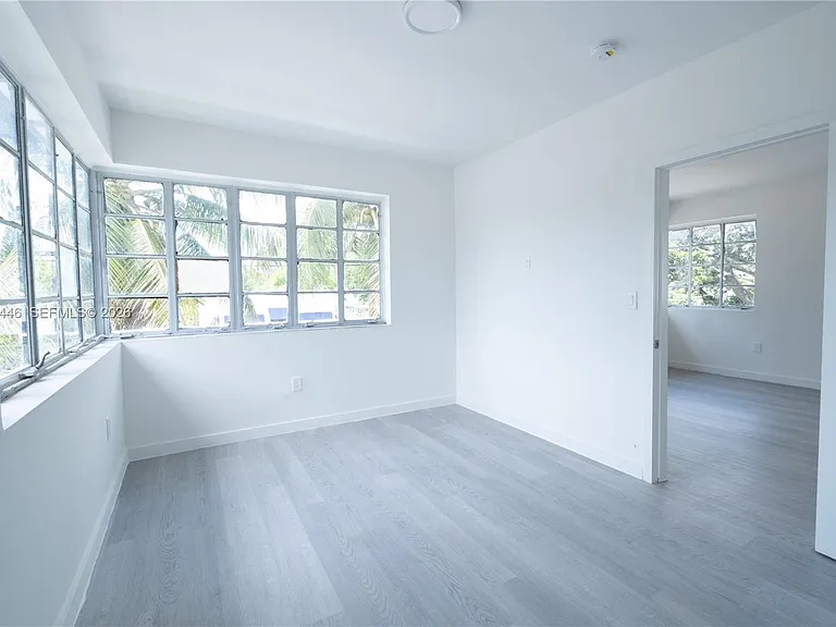 423 NE 71st St #4 — Photo 9